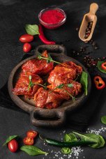 Полуфабрикат из свинины мясной мелкокусковой бескостный охлажденный Шейка в маринаде