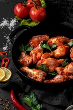 Полуфабрикат из мяса птицы цыплят-бройлеров мелкокусковой мясокостный охлажденный Крыло в маринаде