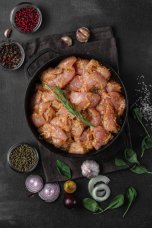 Полуфабрикат из мяса птицы цыплят-бройлеров мелкокусковой бескостный охлажденный  Шашлык Баварский 